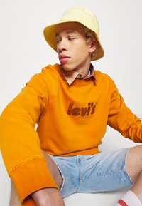 Levi's® 501® ORIGINAL - DENIM SHORT - Calções de ganga - mountain super bleach
