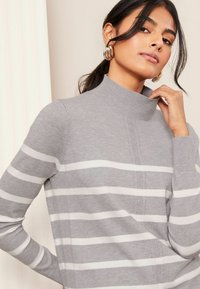 Friends Like These REGULAR FIT  LONGLINE  - Vesta - grey