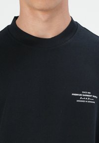 Jack & Jones PREMIUM JPRBLACHAD BRANDING CREW NECK - Camisola - black beauty