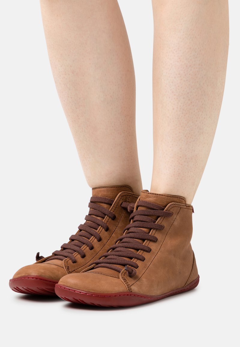 camper peu cami boot