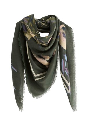 Foulard floreale verde realizzato in tessuto leggero, con bordo frangiato e un motivo geometrico in beige e colori pastello.