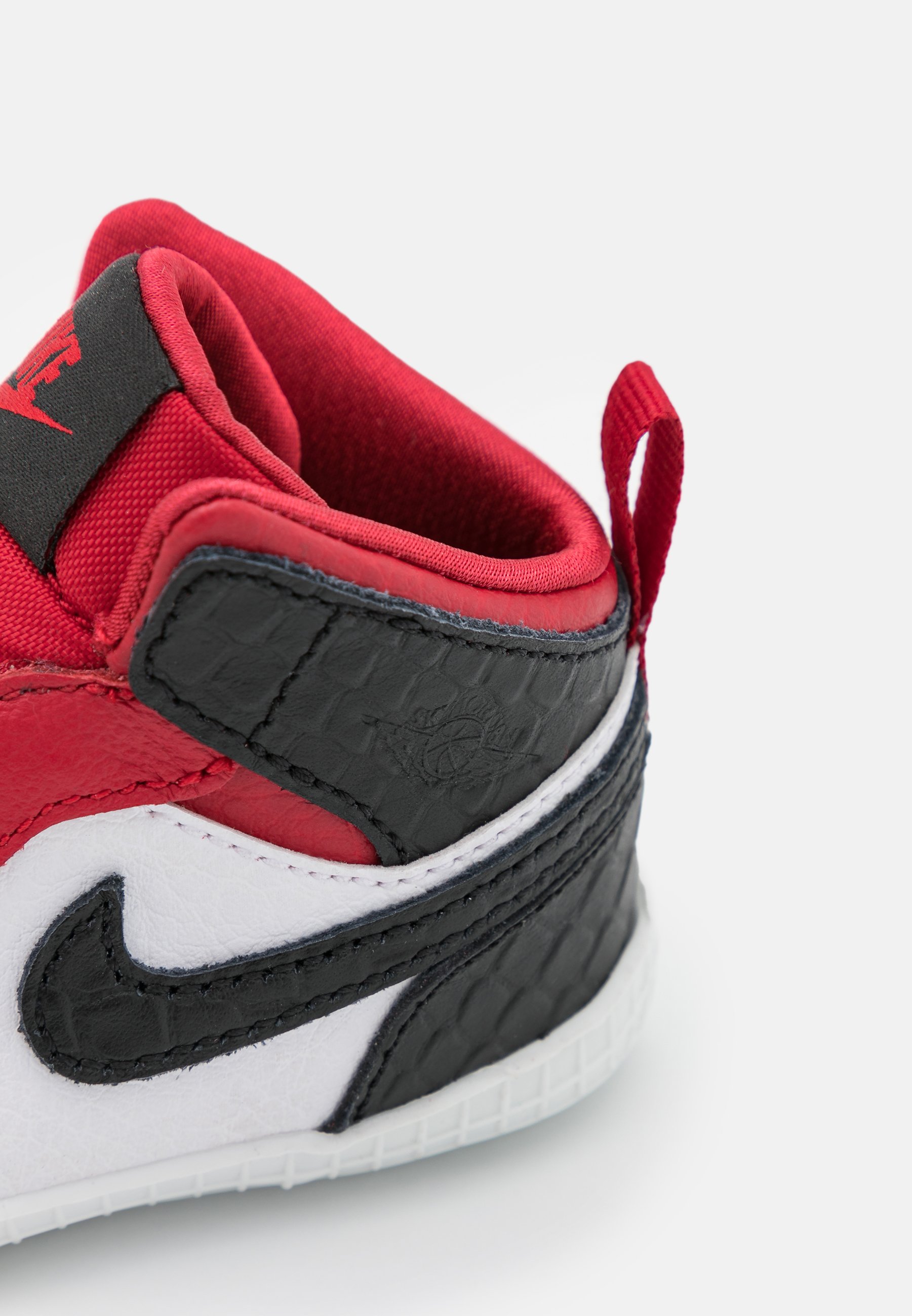 sneakers scratch femme jordan