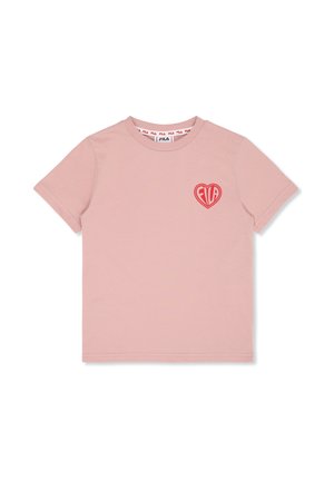 Ljusrosa bomulls t-shirt med korta ärmar, rund hals och en röd hjärtlogga med "FILA" i mitten på vänster sida.