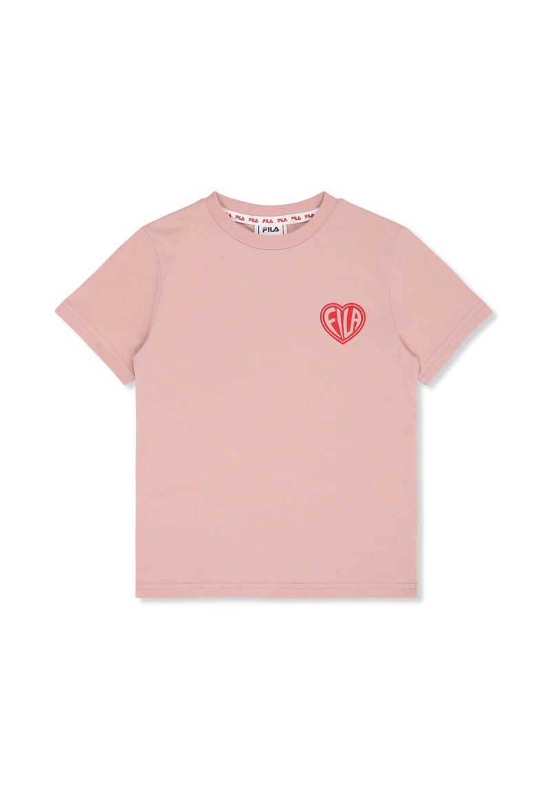 Ljusrosa bomulls t-shirt med korta ärmar, rund hals och en röd hjärtlogga med "FILA" i mitten på vänster sida.