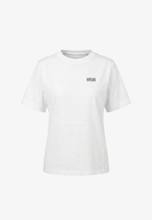 T-shirt blanc à manches courtes avec un petit texte noir "UNTERM STRICH IST ALLES BESSER" sur le côté supérieur gauche de la poitrine.