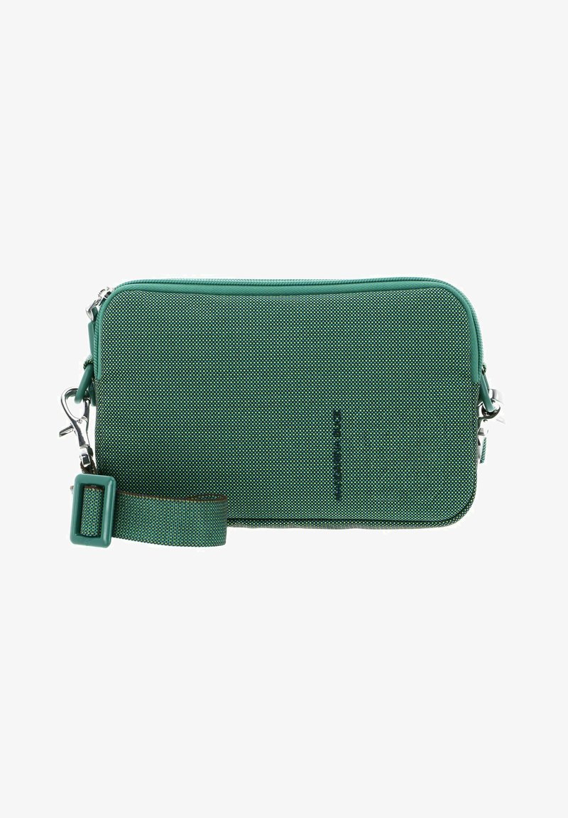 Pochette textile rectangulaire verte avec un motif texturé, fermeture éclair et bandoulière amovible. Dotée de ferrures argentées et d'un détail logo.