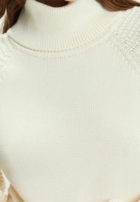 Esprit Stickad tröja - off-white