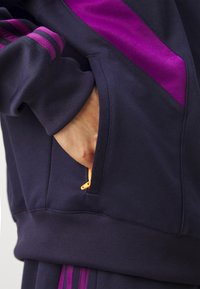 Thumbnail Image 7