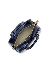 Borsa a mano in pelle di nappa blu navy lucida con zip dorata, manici superiori e interno in tessuto beige. Forma rotonda con superficie liscia e senza motivi visibili.