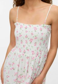 Vero Moda VMHALLIE - Dnevna haljina - snow white