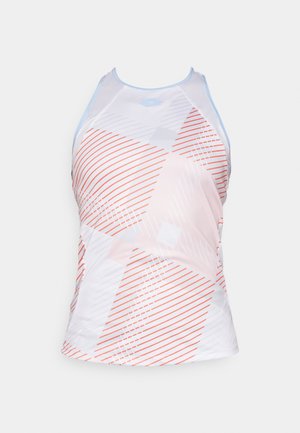 Hvit atletisk tanktopp med et geometrisk mønster i korall, grått og lyseblått. Har høy hals og sporty snitt.