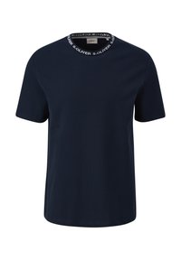Granatowa koszulka z krótkim rękawem, wykonana z gładkiego materiału, z okrągłym dekoltem, która ma kontrastowy detal z logo na kołnierzyku.