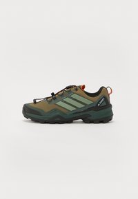 Unselected, olive strata/silver green/core black