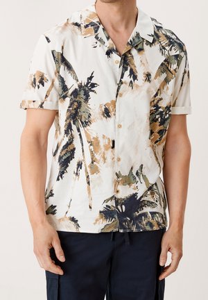 Koszula na krótki rękaw w białym kolorze z wzorem palmowych liści w zieleni, brązie i granacie. Posiada miękką teksturę i luźny krój.