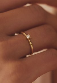 Isabel Bernard Bague - gold coloured