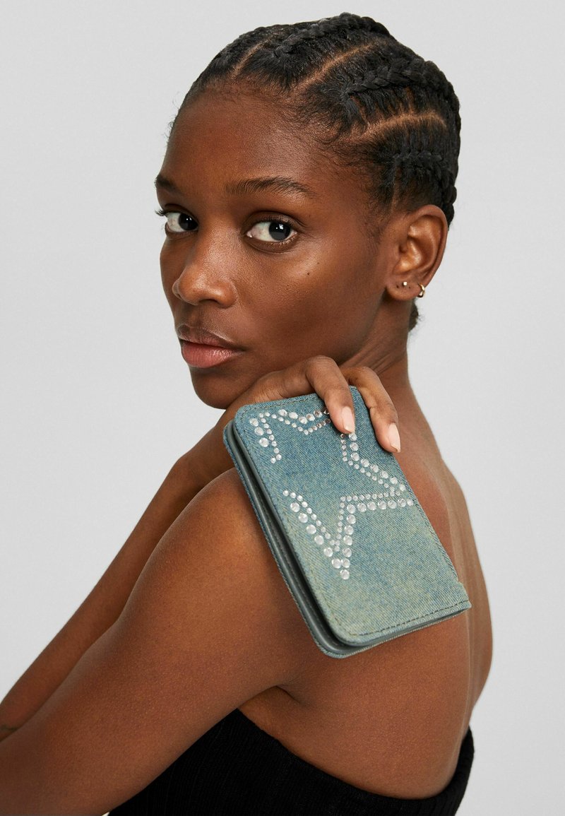 Bershka Geldbörse light blue/hellblau Zalando.ch