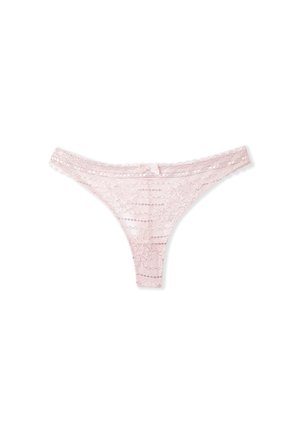 Lace string in lichtroze, met een bloemmotief, geschulpte randen en een klein strikje aan de voorkant. Zacht, doorschijnend materiaal.