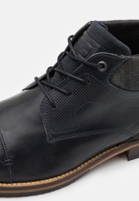 Bullboxer Šņorējami puszābaki - navy