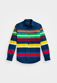 Košile s dlouhým rukávem s tmavě modrou základnou, která má vodorovné pruhy v červené, žluté, zelené a oranžové barvě. Obsahuje dvě náprsní kapsy a zapínání na knoflíky.