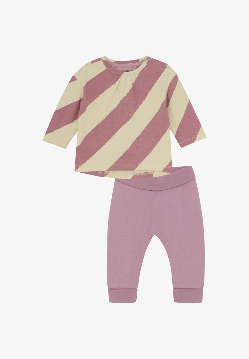Zweiteiliges Baby-Outfit mit einem langärmeligen Oberteil, das rosa diagonale Streifen auf cremigem Hintergrund zeigt, und passenden einfarbigen rosa Leggings mit einem weichen Taillenbund.