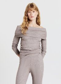 Unausgewählt, fango chiaro