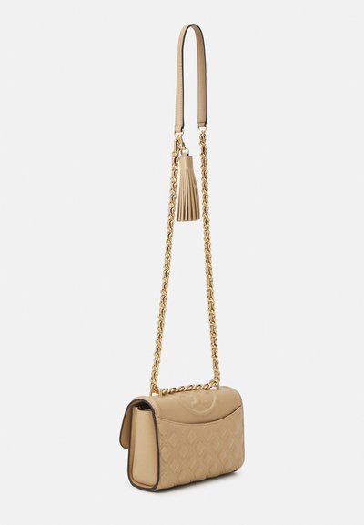 Tory Burch FLEMING SMALL CONVERTIBLE SHOULDER - Taška s příčným popruhem - desert dune