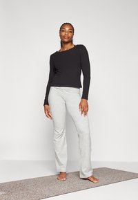 ONLY Play ONPFOLD LIFE JAZZ - Pajkice - light grey