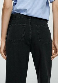 Mango Džínsy bootcut - black denim