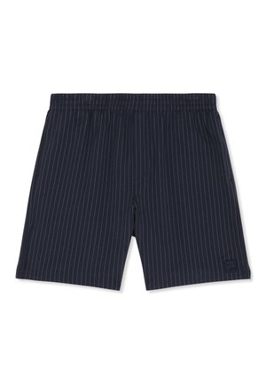 Marineblå shorts med tynde, hvide, vertikale nålestriber og elastisk taljebånd, med en lille rektangulær lomme tæt på kanten.