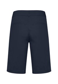 Pantaloni corti blu navy con texture liscia, vita elastica e due tasche posteriori. Design a gamba dritta e lunghezza al ginocchio.