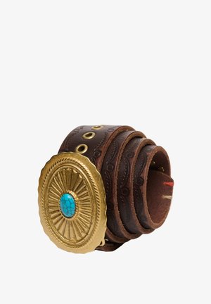 Bracelet en cuir brun avec un design texturé, orné d'un fermoir en métal doré et d'une pierre turquoise au centre.