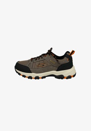 Skechers, RELAXED FIT: SELMEN - CORMACK - Zapatillas - brown