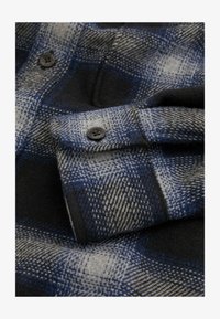 Selected, navy multi