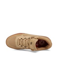Beige Skate Schuhe mit einem strukturierten Obermaterial aus Stoff, Wildlederakzenten, Schnürverschluss und einer Gummisohle. Verfügt über einen gepolsterten Schaft und Zunge.