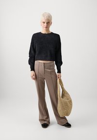 ONLY Petite ONLPIUMO - Pulover - black