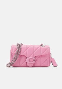 QUILTED COVERED TABBY WITH CHAIN - Torbica - vivid pink