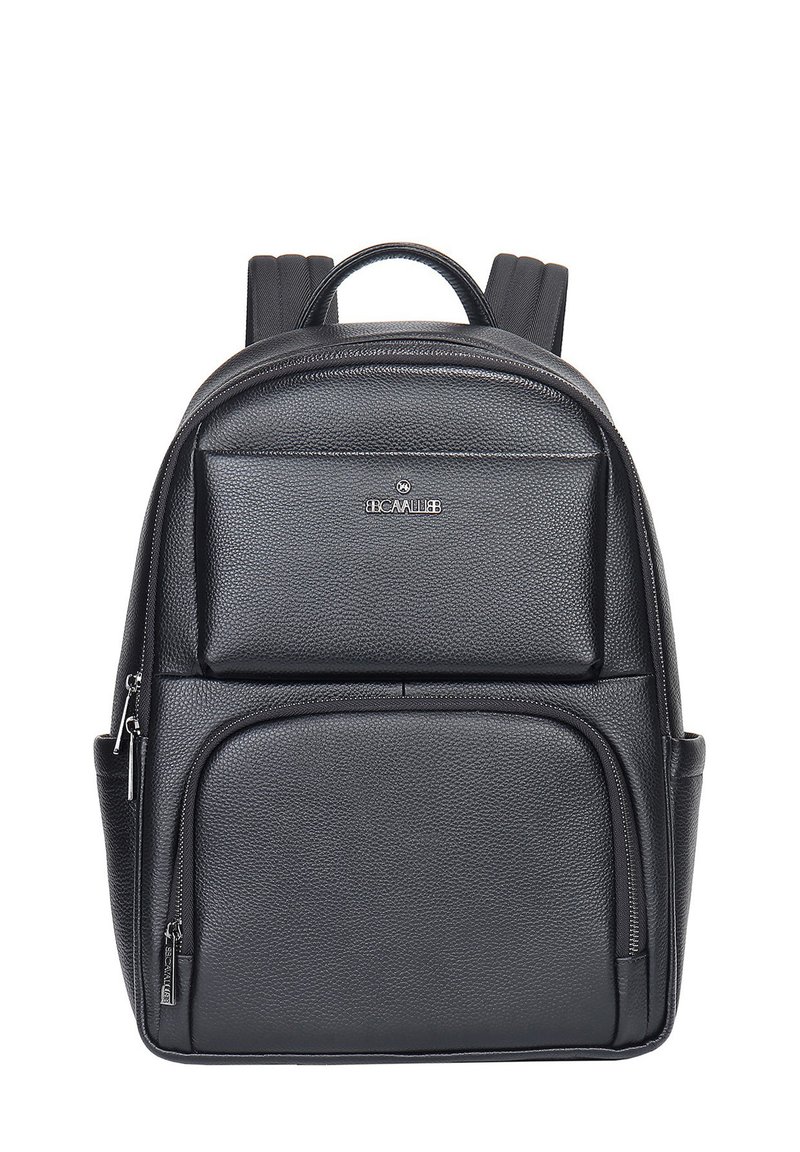 Zwarte leren rugzak met een gestructureerd oppervlak, voorzien van twee ritscompartimenten en verstelbare schouderbanden. Logo op de voorzak.