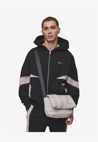 Επιλέχθηκε, light beige