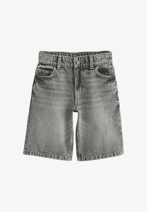 Grå denimshorts med frontknap og bæltestropper, med to forlommer og løs pasform.