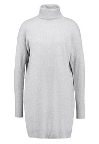 Robe-pull en maille gris clair à col roulé avec manches longues et poignets et ourlet côtelés, présentée sur fond blanc.