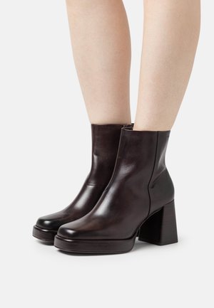 Tamaris, Bottines à talons hauts - dark brown