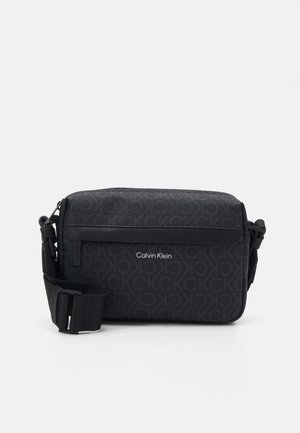 Calvin Klein MUST CAMERA BAG MONO UNISEX - Borsa a tracolla - black