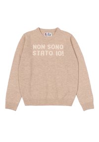 Maglione beige a maglia con polsini e orlo a costine, con la frase italiana "NON SONO STATO IO!" sul davanti in filato più chiaro.