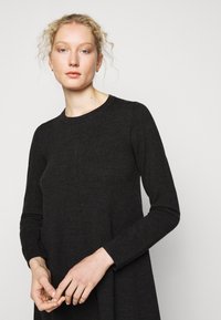 Repeat DRESS MERINO - Abito in maglia - dark grey