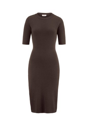 Donkerbruine, knielange gebreide jurk met korte mouwen en een ronde hals, voorzien van een gestructureerd patroon over de hele jurk.