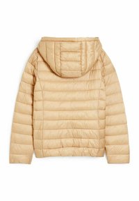 Beige prošívaná péřová bunda s horizontálním prošitím a vestavěnou kapucí, zobrazená zezadu na bílém pozadí.