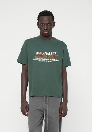 JORBEDFORD TYPO TEE - Tricou cu imprimeu - sycamore