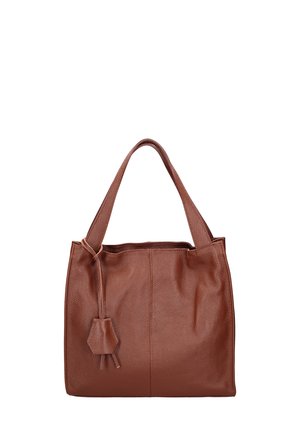 Borsa a tracolla in pelle marrone con superficie texturizzata, due lunghe maniglie e un accento decorativo a nappina sul lato. Design spazioso e strutturato.