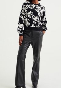 WE Fashion Jumper - black
