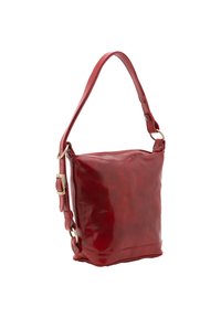 Borsa a spalla in pelle rossa con una texture liscia, una singola tracolla regolabile e una forma rettangolare. Presenta dettagli in metallo dorato.
